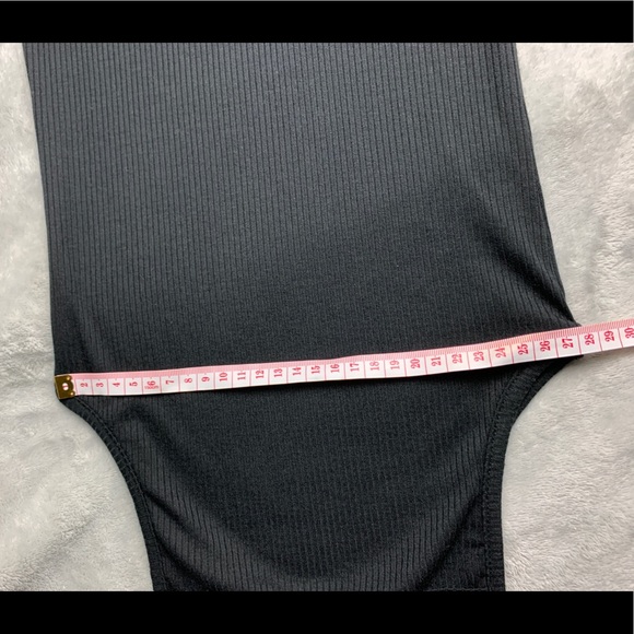 Short sleeveless black dress - Picture 6 of 9